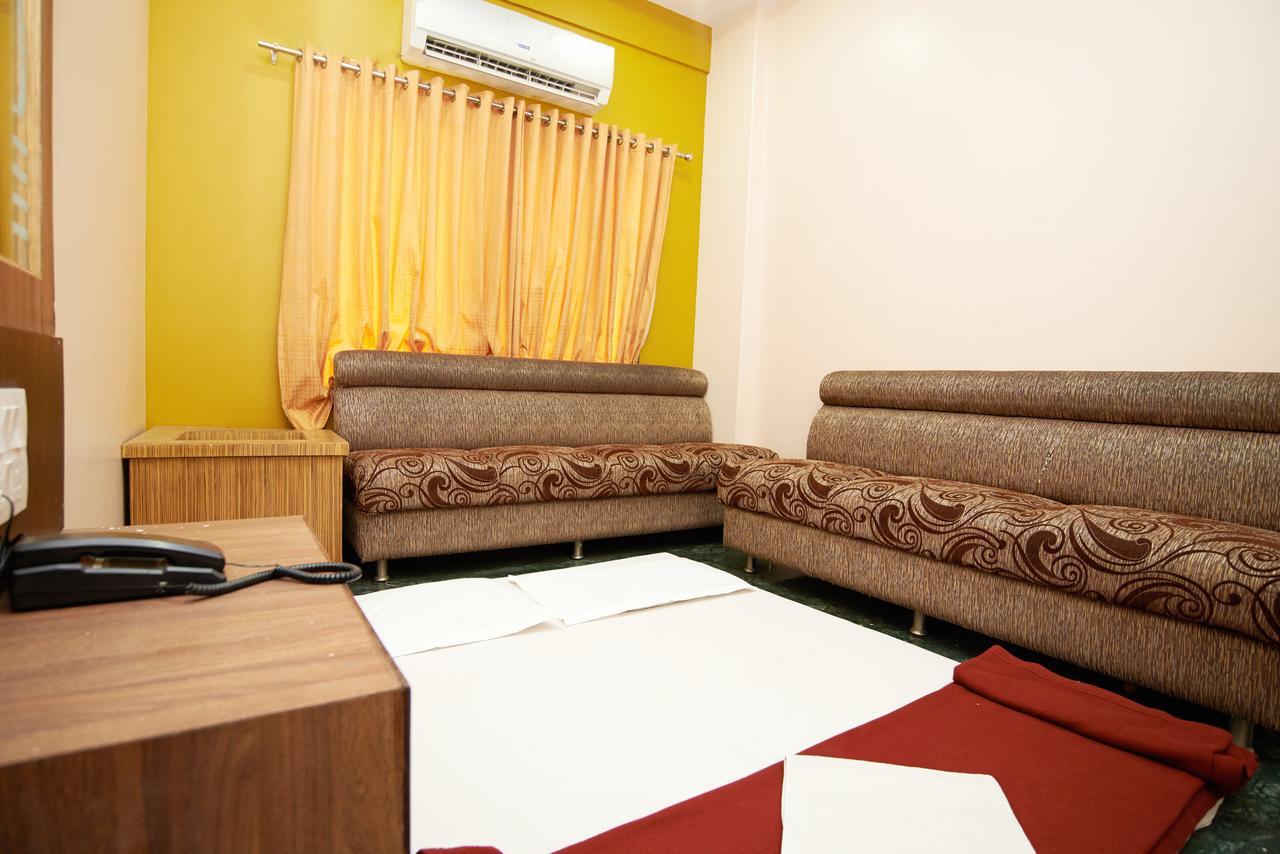 Hotel Three G Shirdi Ngoại thất bức ảnh