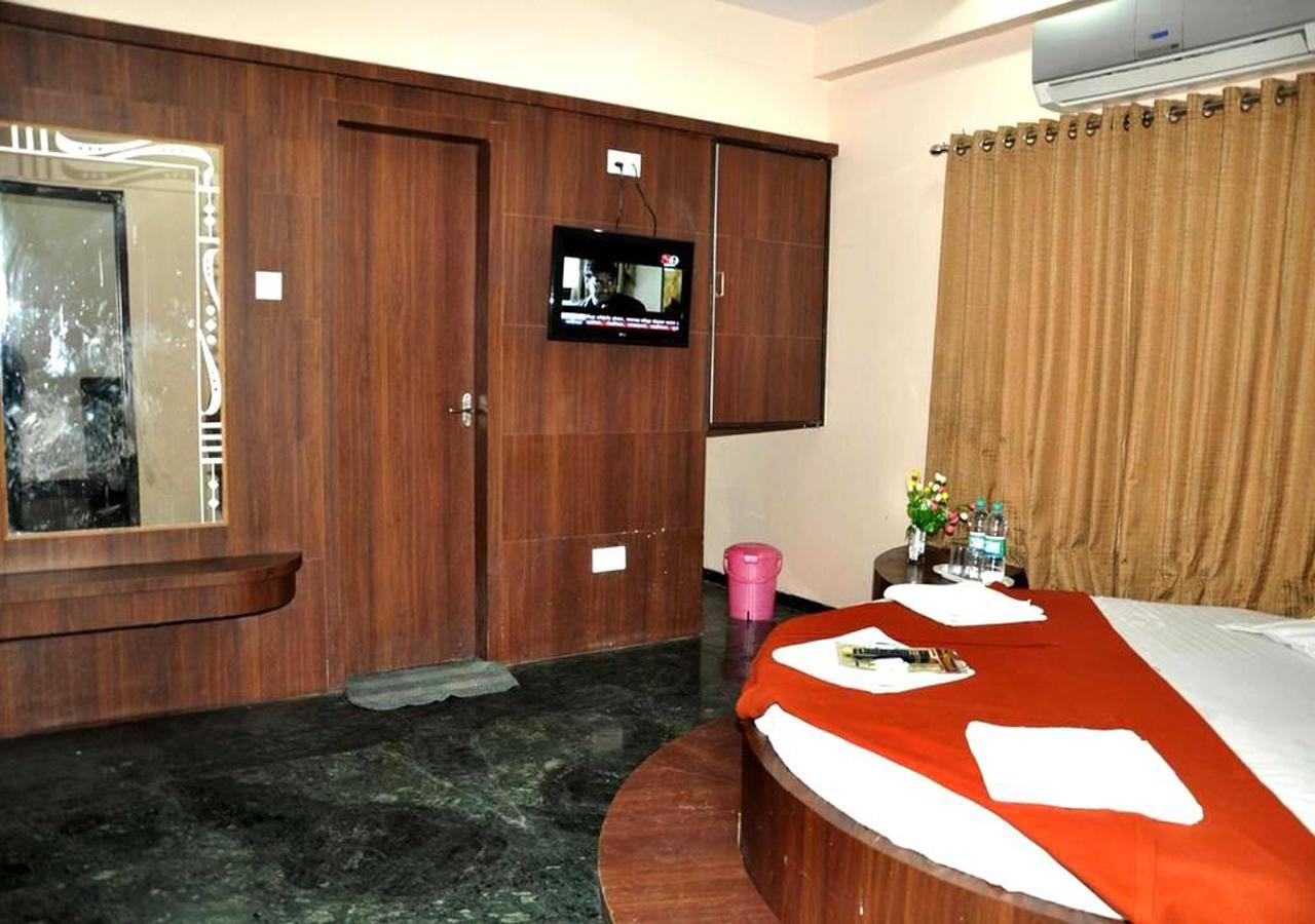 Hotel Three G Shirdi Ngoại thất bức ảnh