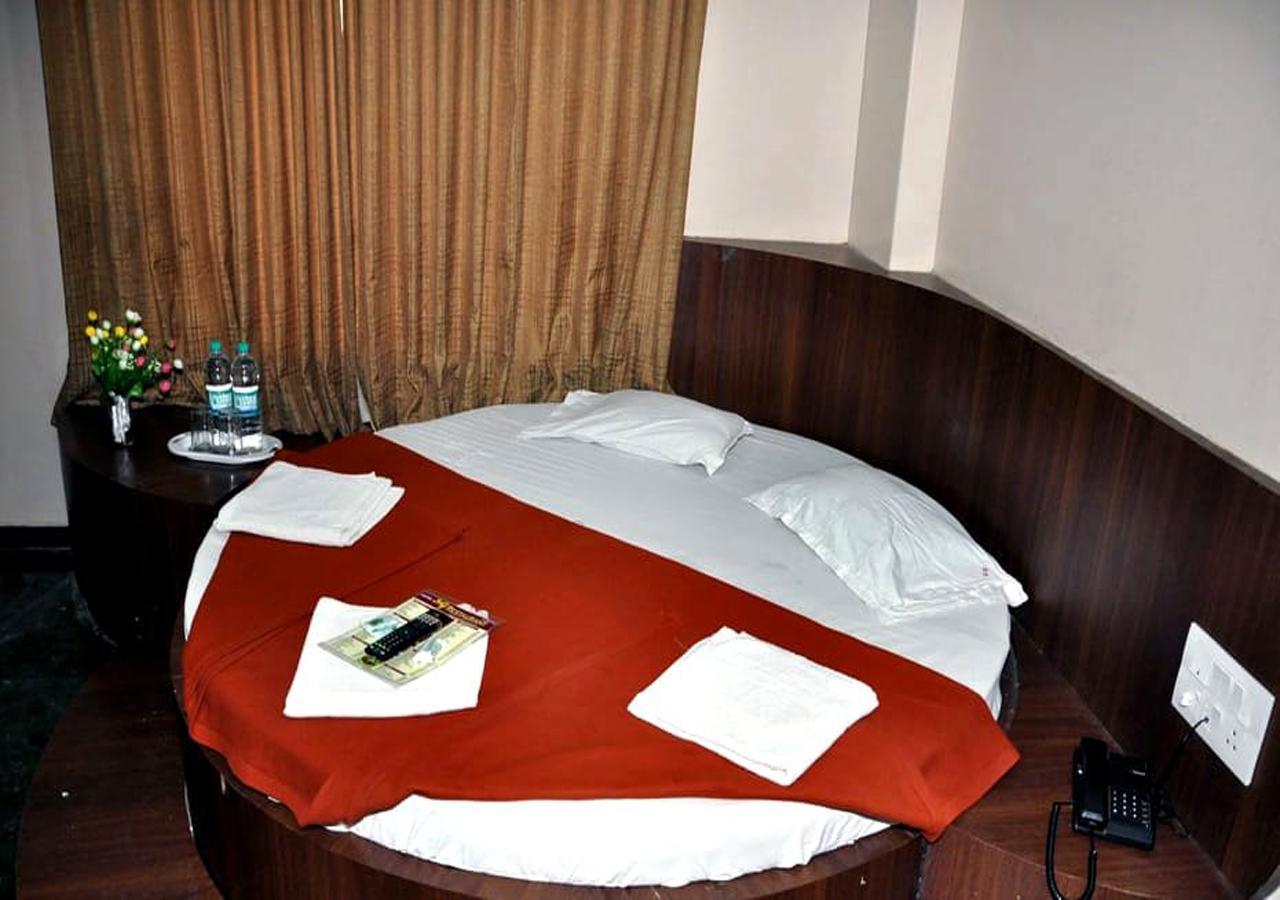 Hotel Three G Shirdi Ngoại thất bức ảnh
