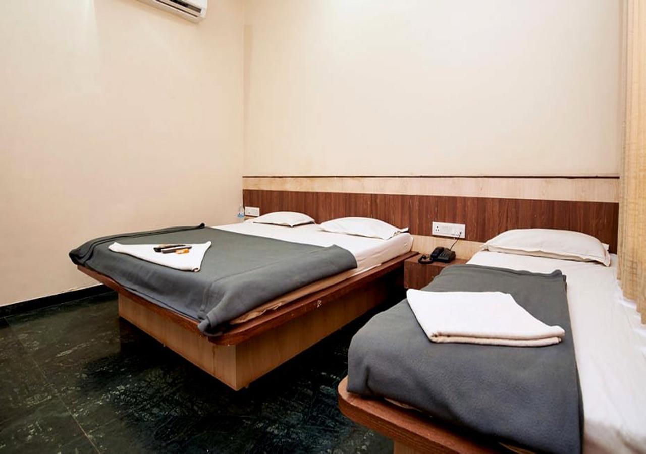 Hotel Three G Shirdi Ngoại thất bức ảnh