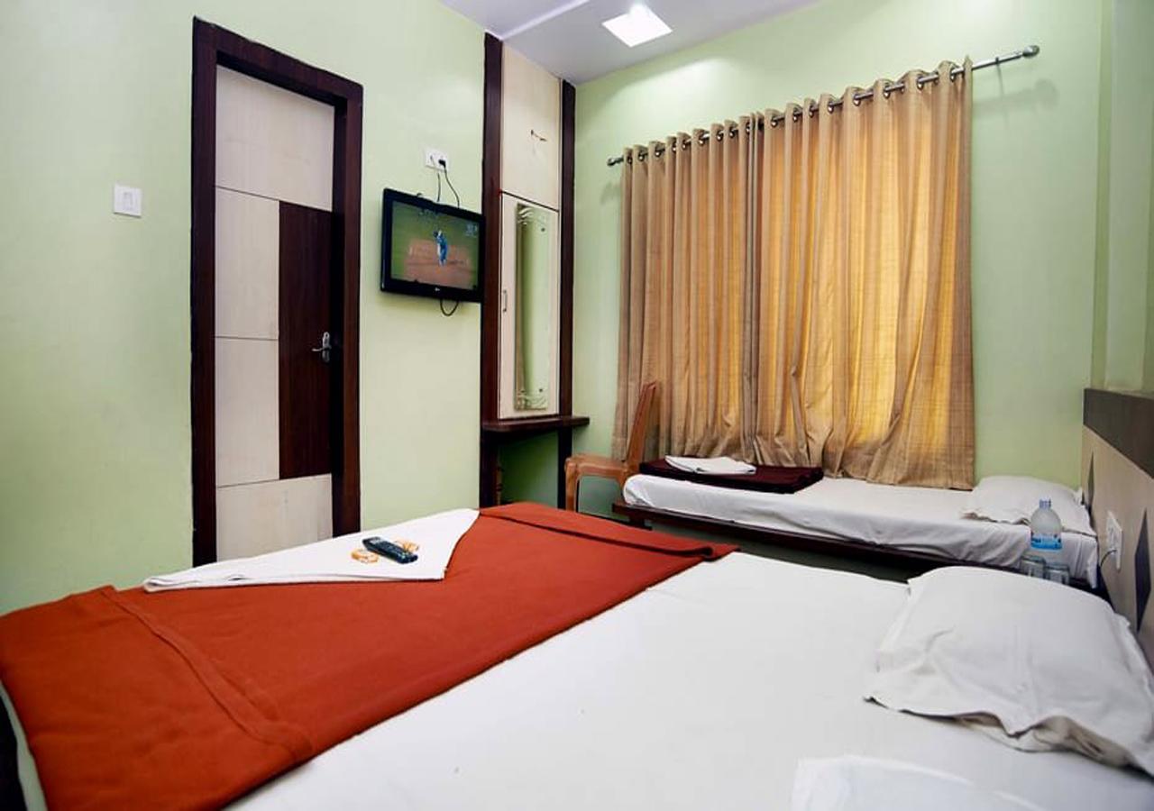 Hotel Three G Shirdi Ngoại thất bức ảnh
