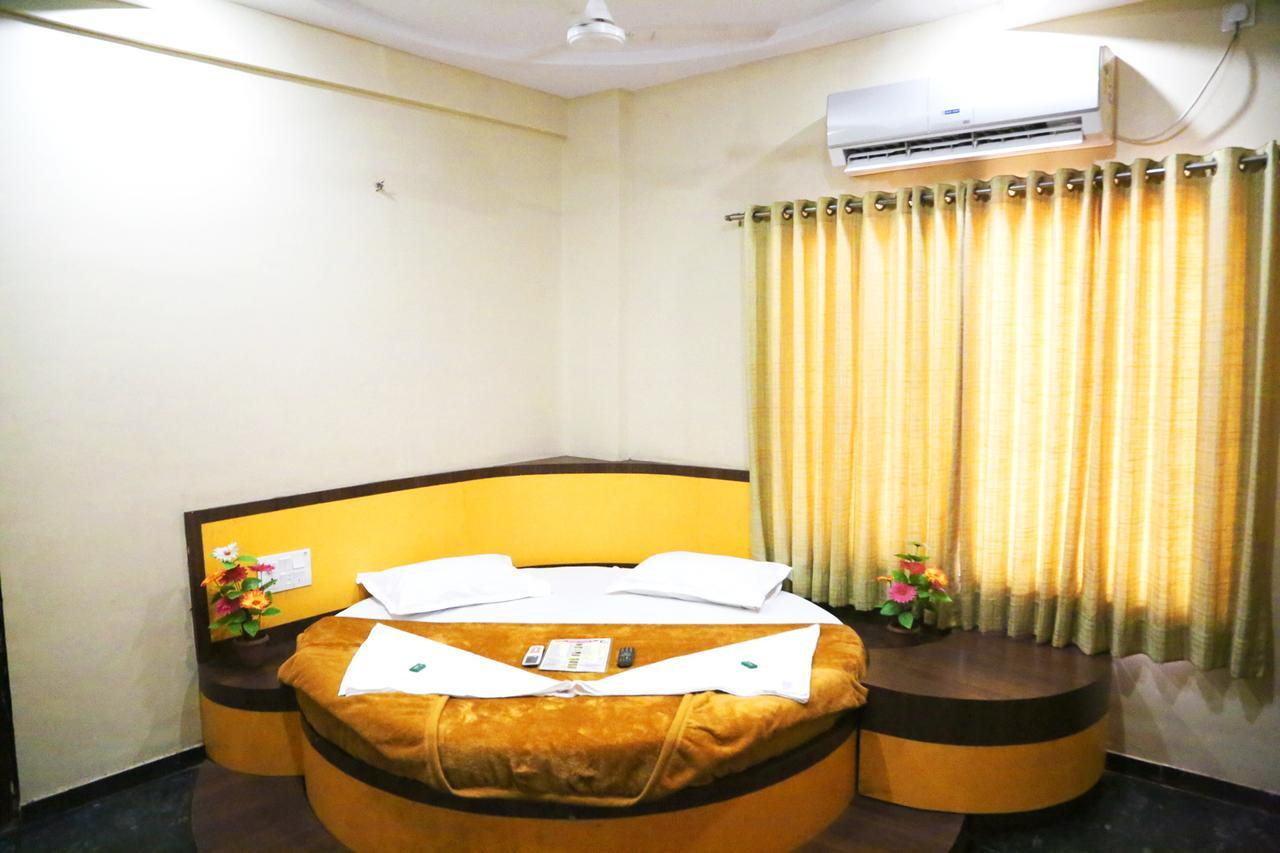 Hotel Three G Shirdi Ngoại thất bức ảnh